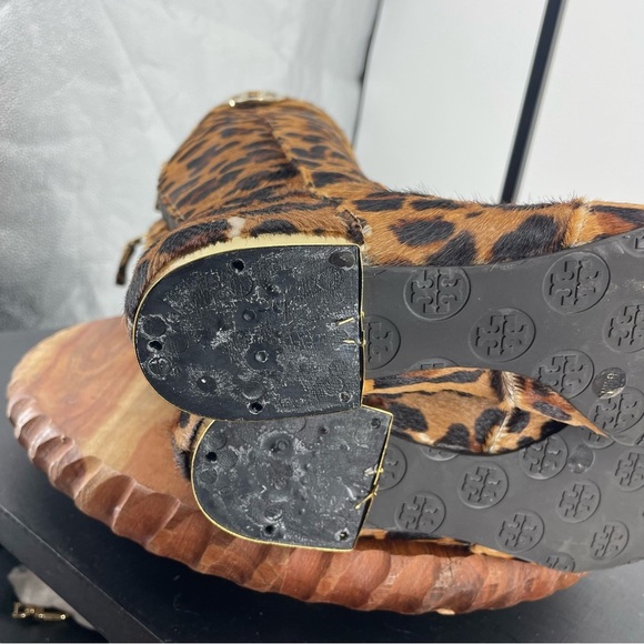 Tory Burch Calf Hair Uma Leopard Knee High Boots WOMENS Sz 8.5 Gold Logo - Picture 7 of 12